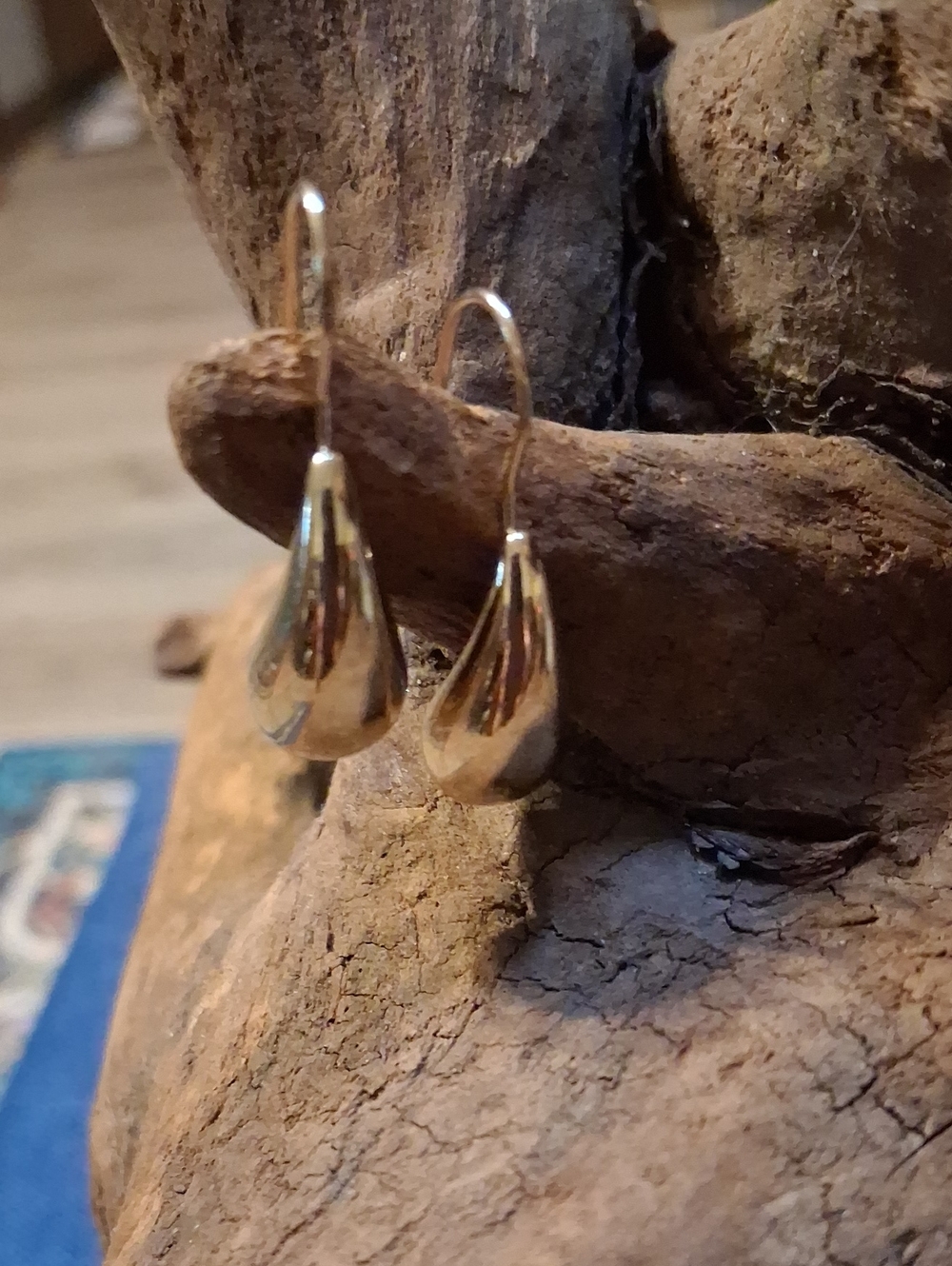 Elegant Gold Teardrop Hook Earrings